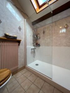 Salle de bain cle en main avec paroi plombier grenoble